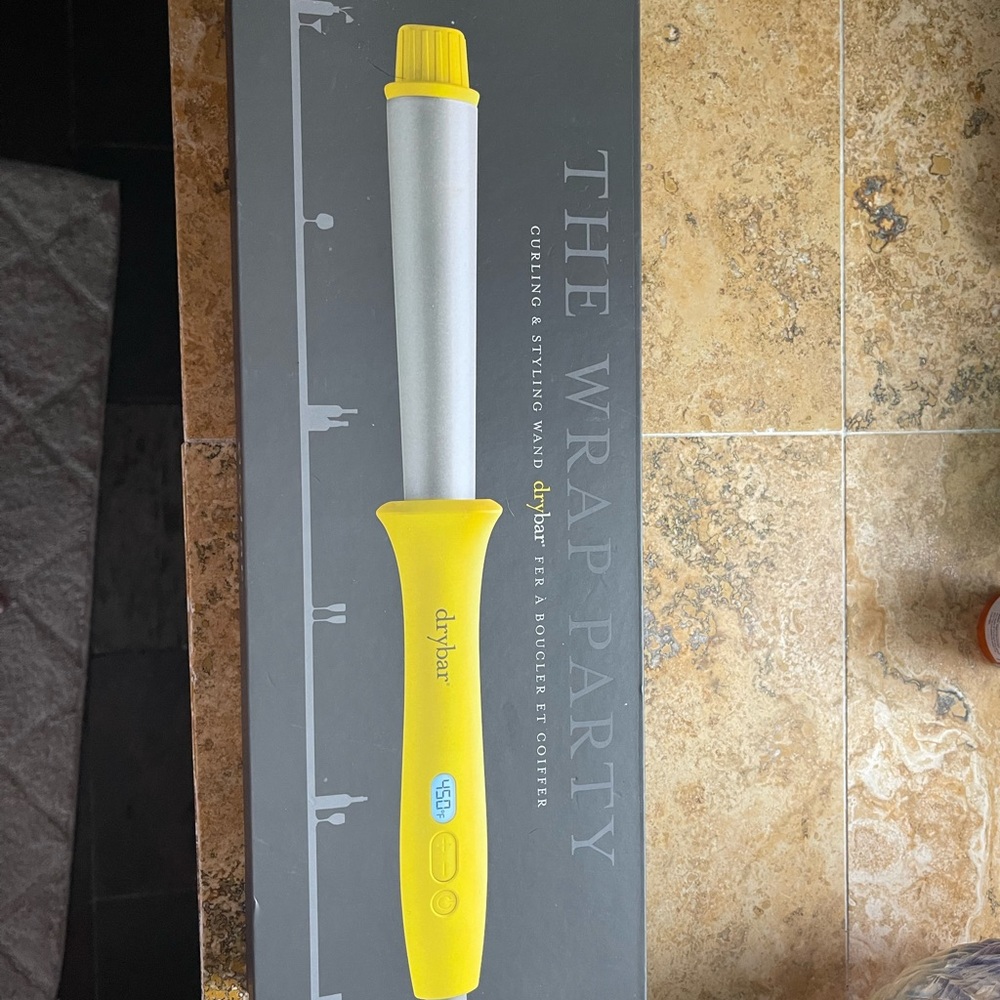 Drybar - Picture 2 of 3